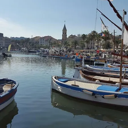 La Cride Vacances Passion * Sanary-sur-Mer